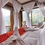 Apple Bud Cottages